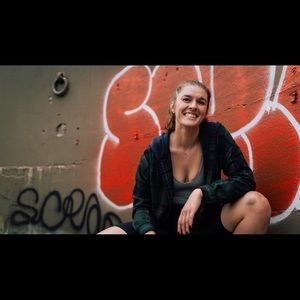 Meet your Posher, Olivia